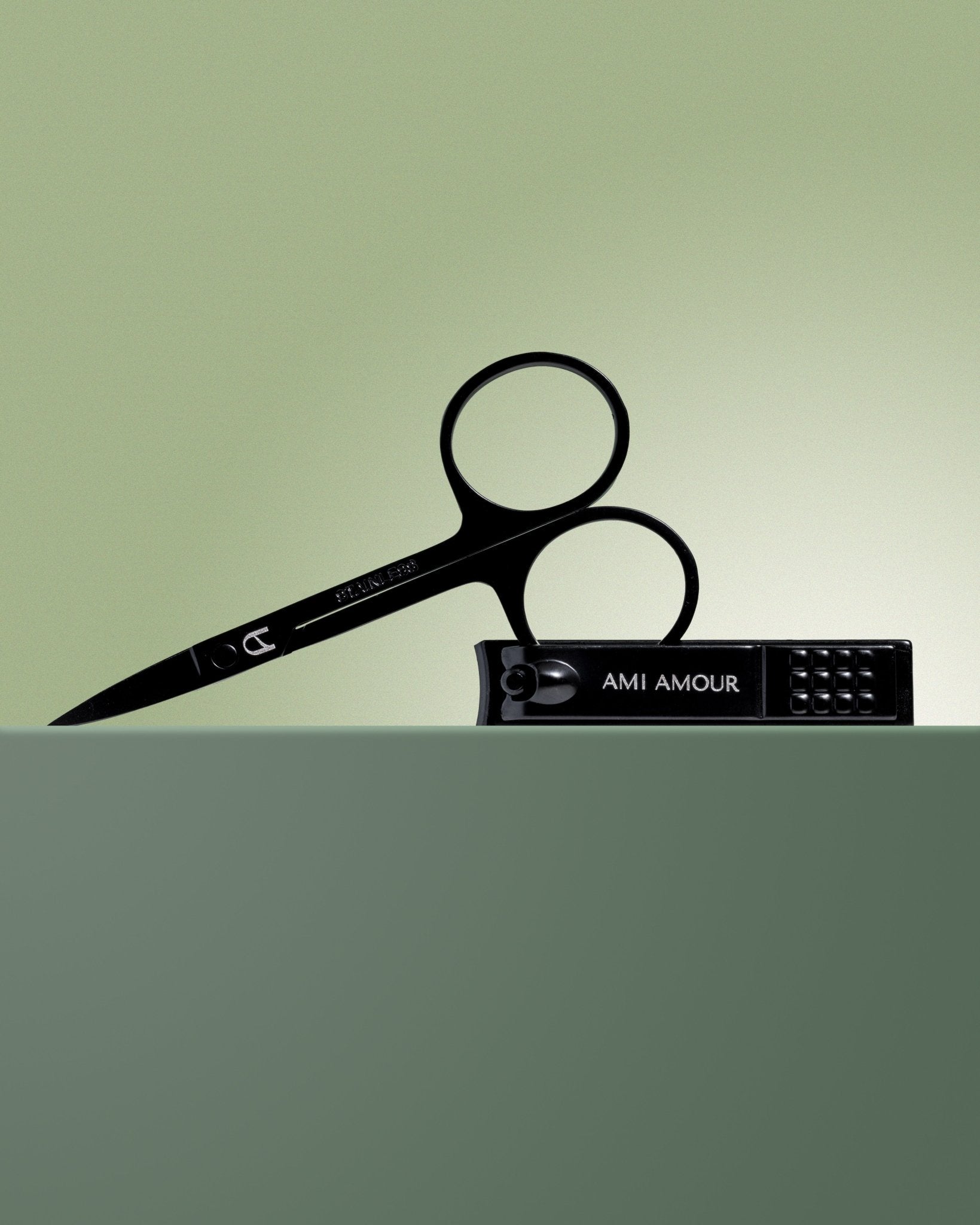 Scissors & Nail Clippers - Ami Amour